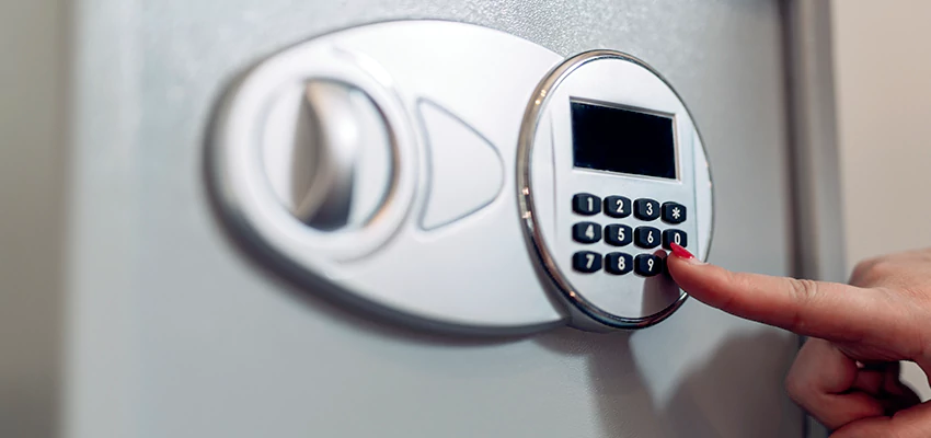 Jewelry Safe Cracking in Glen Avon, California