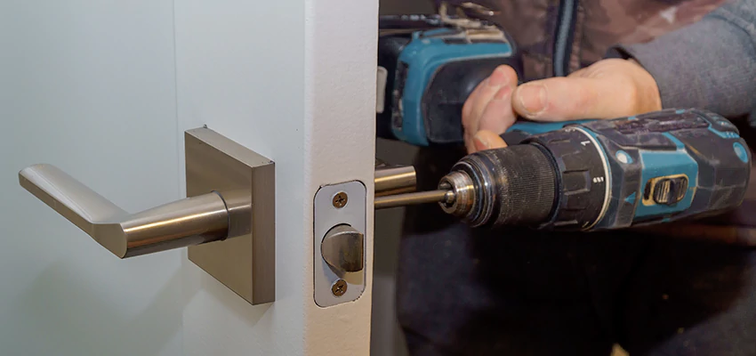 Broken Door Handle Lock Repair in Glen Avon, California